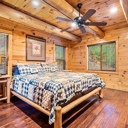 Relaxation Retreat - Pickleball Cabin - Wi-Fi, Fire Pit With Bar, Ev, Game Room, Hot Tub, Pool Access - Mins To Pf Sevierville Zewnętrze zdjęcie