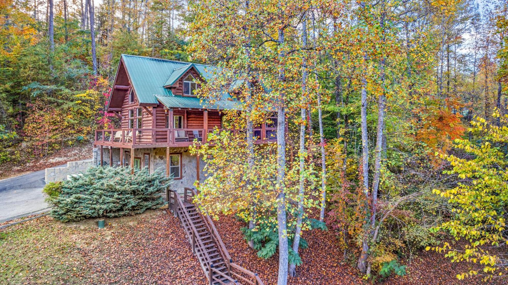 Relaxation Retreat - Pickleball Cabin - Wi-Fi, Fire Pit With Bar, Ev, Game Room, Hot Tub, Pool Access - Mins To Pf Sevierville Zewnętrze zdjęcie