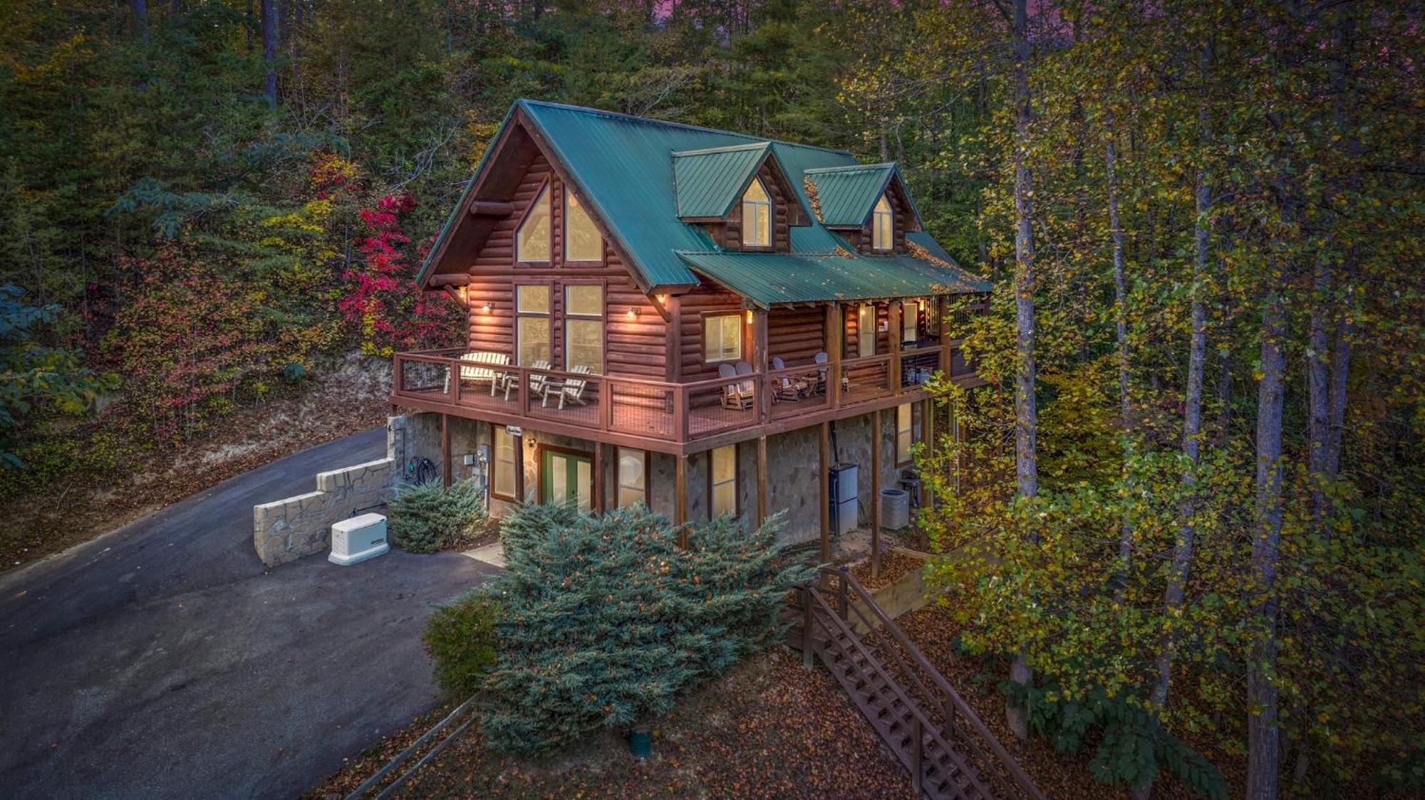 Relaxation Retreat - Pickleball Cabin - Wi-Fi, Fire Pit With Bar, Ev, Game Room, Hot Tub, Pool Access - Mins To Pf Sevierville Zewnętrze zdjęcie