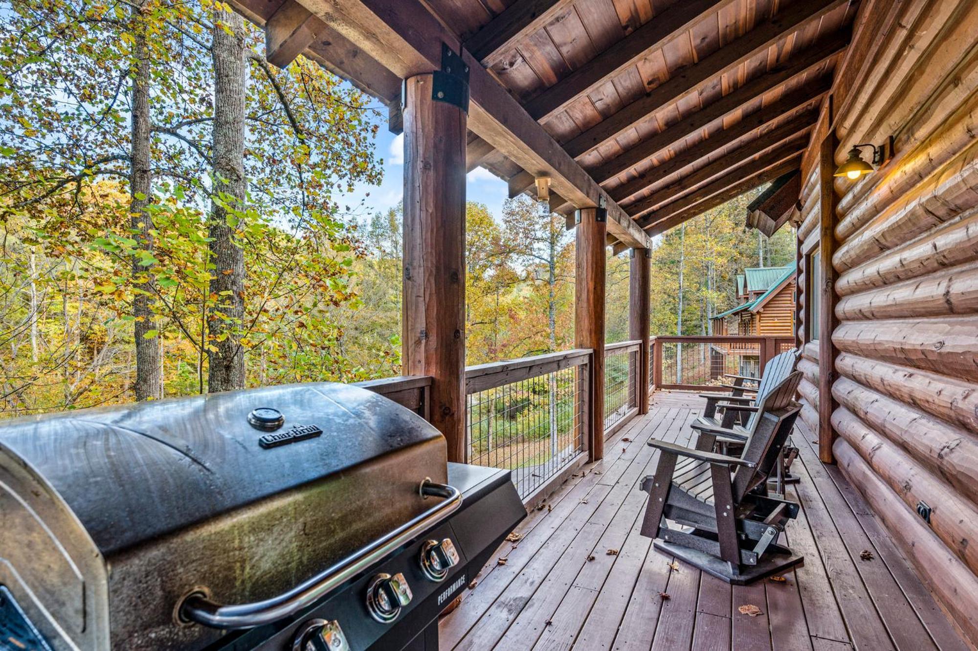 Relaxation Retreat - Pickleball Cabin - Wi-Fi, Fire Pit With Bar, Ev, Game Room, Hot Tub, Pool Access - Mins To Pf Sevierville Zewnętrze zdjęcie