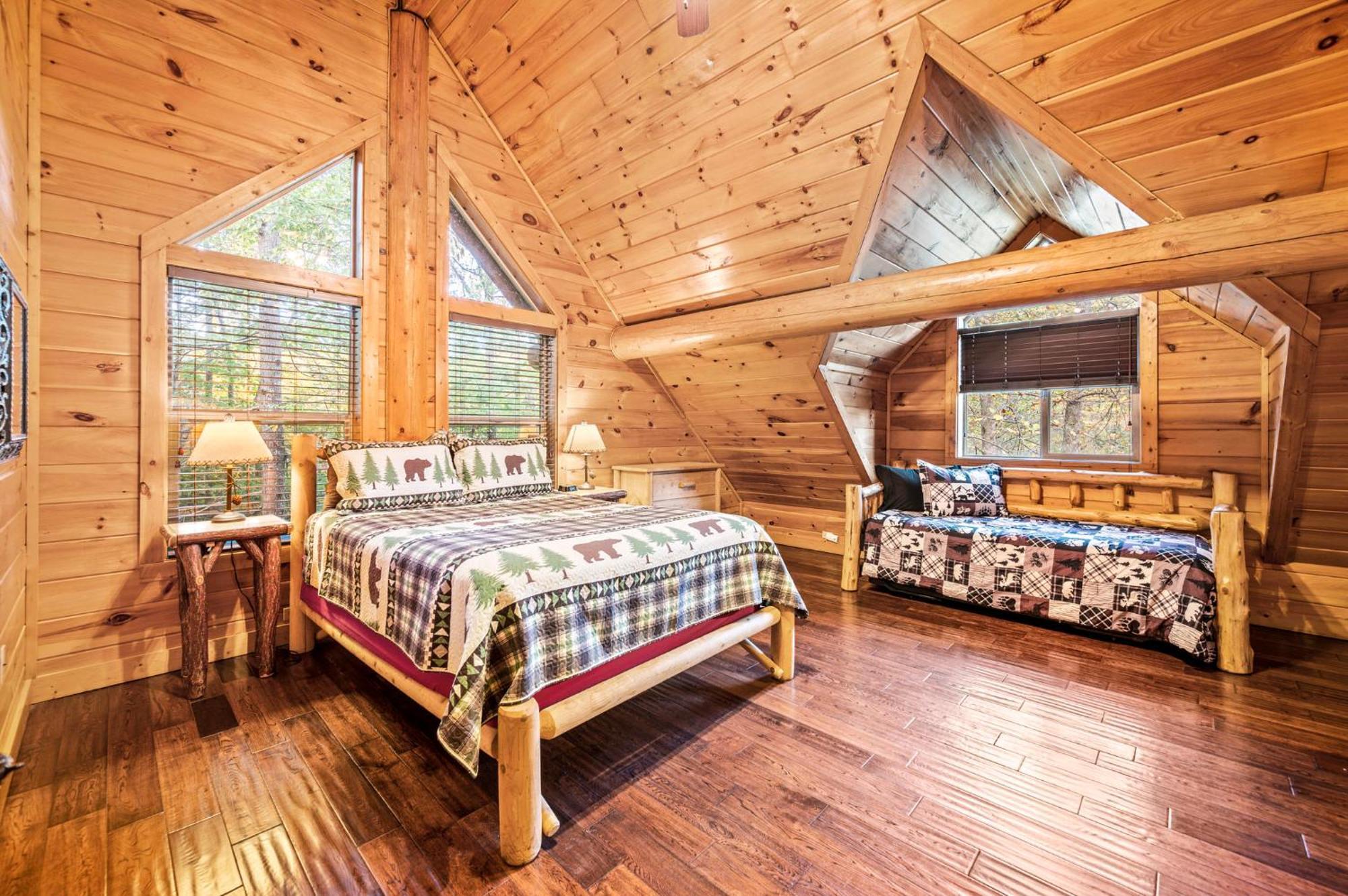Relaxation Retreat - Pickleball Cabin - Wi-Fi, Fire Pit With Bar, Ev, Game Room, Hot Tub, Pool Access - Mins To Pf Sevierville Zewnętrze zdjęcie