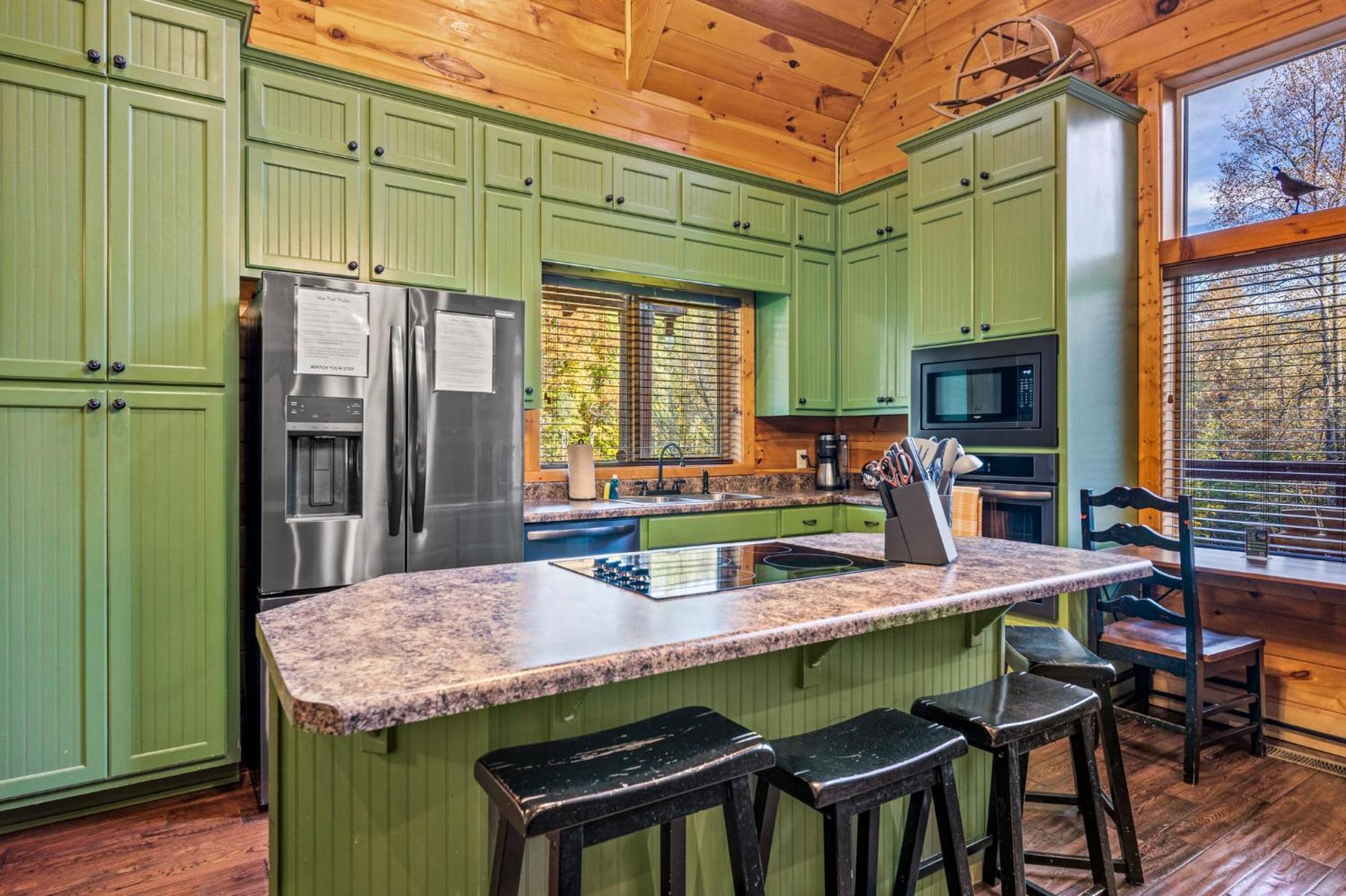 Relaxation Retreat - Pickleball Cabin - Wi-Fi, Fire Pit With Bar, Ev, Game Room, Hot Tub, Pool Access - Mins To Pf Sevierville Zewnętrze zdjęcie